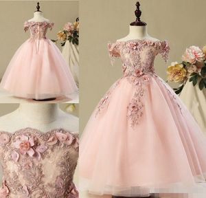 Robes de filles de fleur rose blush mignon avec des appliques florales 3D sur l'épaule manches courtes en dentelle tulle longueur au sol robes de petite fille 401 401