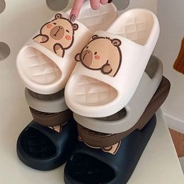 Mignon Capybara Design épais semelles épaisses pantoufles glisse de salle de bain plage sandales intérieures couples d'été chaussures 240509