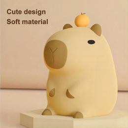 Mignon dessin animé Capybara Silicone veilleuse USB Rechargeable synchronisation gradation lampe de sommeil pour la décoration de la chambre des enfants 240220