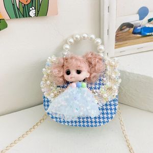 Mignon Cartoon Childrens Sac à bandoulière Little Princess Pearl Gandage Handbag Baby Girls Doll Body Sacs Kids Small Coin Purse 240418