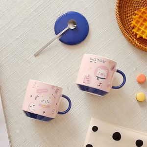 Mignon de dessin animé rose Tasse en céramique avec couvercle cuillère créative curieuse Cup étudiant cadeau petit déjeuner 240407