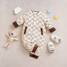 Niedliche Cartoon-Teddybären für Jungen und Mädchen im Frühling und Herbst, alle aus bedruckter Baumwolle, bequem und lässig, langärmelige Baby-Bodys 240116