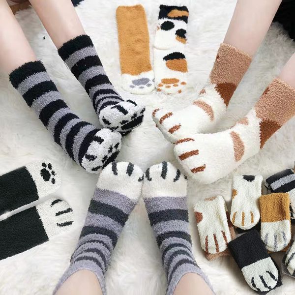 Chaussettes de surface de griffe de chat mignonne hiver des bas épaissis en toison corallien molles hommes et femmes chaudes et femmes à la maison harajuku animal bas