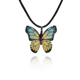 Collier papillon coloré mignon pour femmes et filles, pendentif en corde esthétique en forme de vraie feuille coupée en forme de papillon, bijoux