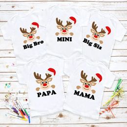 Mignon de cerfs familiaux assortis tenues de Noël famille look t-shirt papa maman vêtements bébé père mère enfants fille fils t-shirts 240507