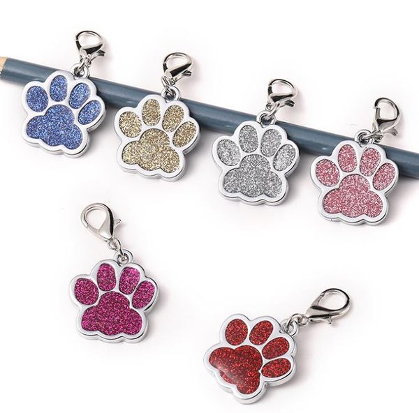 Perro lindo en forma de pata Etiqueta para mascotas Collares Nombre Marca Llavero Tarjeta de identificación Llavero Cachorro de metal Gato Cuello Colgante Titular de la llave Venta al por mayor 6 colores SN2949