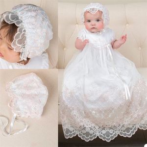 Migère de la première communication avec les chapeaux Robes de baptême pour les bébés filles à demi-manches appliques en dentelle longue robe baptême faite sur mesure