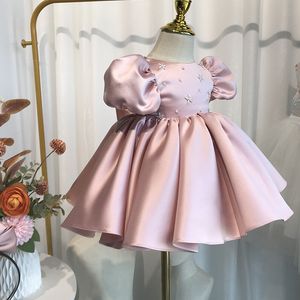 Robes de fille de fleur mignonne Jewel Neck appliquée perles fille perle Pageant robe en cascade robes d'anniversaire satin Petite fille Peagant d'anniversaire