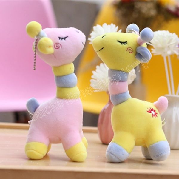 Mignon girafe en peluche pendentif porte-clés 18 cm doux cerf en peluche animaux de bande dessinée poupée bébé enfants jouets noël anniversaire couple cadeaux