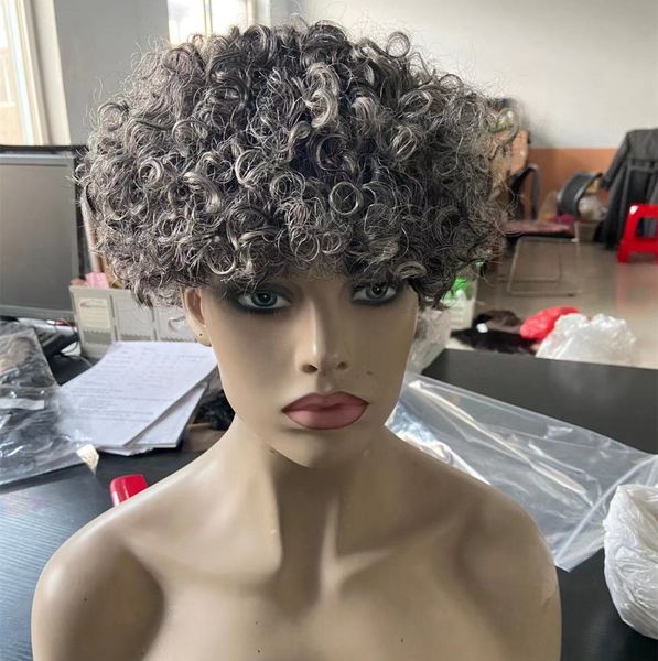 Pelucas afro grises lindas para mujeres Peluca rizada rizada corta reflejos naturales dos tonos mezclados Ombre gris Cabello natural real para mujeres negras