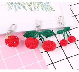Leuke handgemaakte breiengolf Big Cherry Strawberry Key Chains For Women Funny Fruit Keychains Bag Hanging Car Key Holder Keyrings5064969