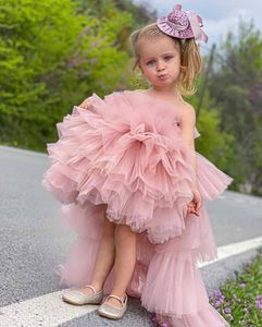 Leuke hi-lo bloem meisje jurken voor bruiloft roze multilayered ruches rokken meisjes pageant jurk een lijn kids verjaardagstoga's