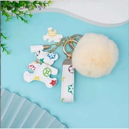 Lindos llaveros Moda Oso de peluche Diseñador Llavero Anillo Regalos Mujeres Pu Cuero Hebillas de coche Bolsa Charm Lvse Louisely Monedero Vuttonly Crossbody Viutonly Vittonly 8439