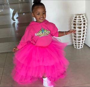 Mignon enfants Tutu jupes haut bas gonflé à plusieurs niveaux Tulle enfant jupe longue rose Chic fleur fille robe sur mesure 240109