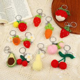 Keychain à tricot mignon Keychain créatif en tricot en tricot de la fraise clés de voiture Keychain en gros clés tissées pour les accessoires de sacs