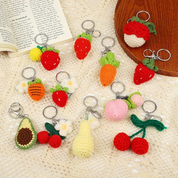 Lindo llavero de frutas de tejido de punto Creative Knitt Cherry Strawberry Keys Keychain Wehleved Keyrings para accesorios de bolsas