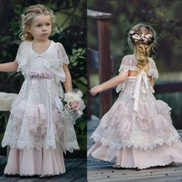 Schattige kant tiered bloem meisje jurken voor bruiloft wit en blozen roze meisjes pageant jurken vloer lengte prinses baby prom feestjurk