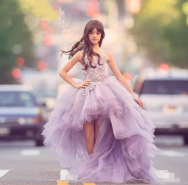 Lindo Lila Alto Bajo Vestidos de niña de flores Tul en capas Puff Vestidos de desfile para niña Vestidos de noche para niños Vestido de fiesta por encargo para Girl2178