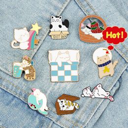 Mignon petits chats broche dessin animé Animal chaton endormi métal émail broches sac Denim tissu revers Badge pour enfants filles bijoux cadeau