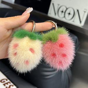 Mignon petit coup de fraise à fourrure en peluche Pompom Pompom Cavoure des sacs accessoires pendentifs de luxe PENDANT