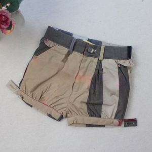 Lindos pantalones cortos para niños de lujo Diseñador para niños Mini pantalones calientes Pantalones de verano algodón a cuadros Pantalones cortos pantalones cortos C6998