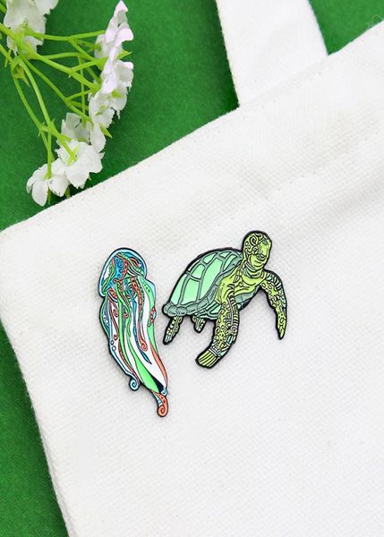 Alfileres esmaltados de organismo marino bonito, broches de alfiler de solapa de tortuga, pez gelatina, camisa, bolso vaquero, insignias, joyería Kawaii para chica 4131708