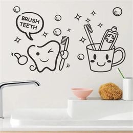Mignon moderne charmant prix Brosse dents dents mignonnes de décoration de maison autocollants muraux pour la salle de bain salle de bains à linge à linge imperméable art de la murale 240514