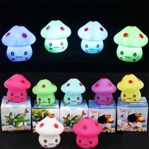 Leuke paddenstoel nachtlicht Mushroom Face RGB Nachtlicht Kinderen Geschenk slaapkamer Verlichtingsdecoratie Lamp Kids Toys261A