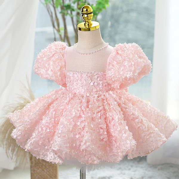 Lindos vestidos de niña de flores rosas para la boda Princesa Ball Vestida de encaje Floral Applices Faldas escalonadas Vestido de certamen de niñas A Línea Fiesta de cumpleaños de cumpleaños para niños Niños.