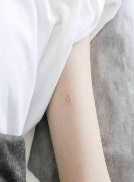 Mignon de tatouage temporaire coeur rouge étalant imperméable faux tatouage féminin fille tattuajes faux tatouage face bijoux festival tatou y112533431119