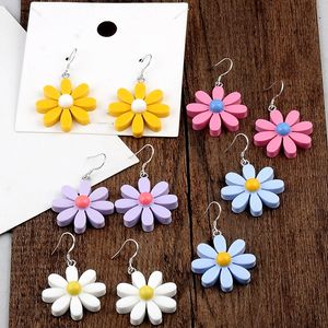 Schattige kleine bloemen charme oorbellen voor vrouwen zoete koreaanse hars daisy zonnebloem vrouwelijke persoonlijkheid drop earings sieraden groothandel