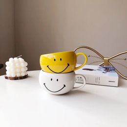 Schattige glimlach gezicht keramische koffiemok creatief ontbijt melkbeker met handvat porselein gepersonaliseerd gekoppelde mokken paar cadeau