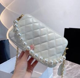 Bolso de hombro blanco de cuero suave para mujer, bolso de lujo con diseño de cuadros de diamantes y mango de perla, bolso rectangular con cremallera