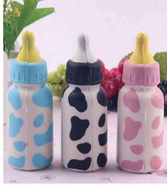 Mignon Skiens Slow Rising Cadeaux Stracts de téléphone portable Fun Fun Mignon Pu Foam Jumbo Nourrir Kawaii Milk Bottle Kids Toy7367515