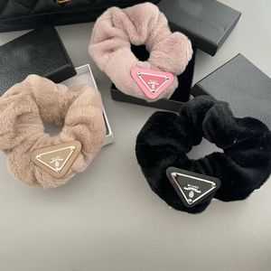 Chouchous en velours avec lettres triangulaires pour femmes et filles, joli bandeau pour cheveux, accessoires à la mode