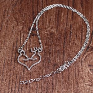 Mujer linda Cuerno de ciervo Corazón Chapado en plata Collar colgante Diseñador Aleación sudamericana Amor Collares Colgantes Cadena para mujer Joyería de moda Gargantillas Regalo