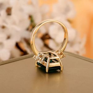CXSjemy Solid 14K Yellow Gold Engagement Ring 9 * 11 mm Lab Créé Emerald Center avec des cadeaux de mariage Moisanite pour femmes