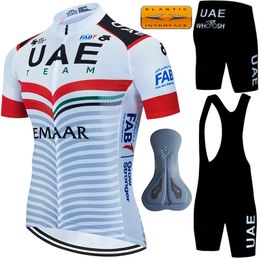 Cycle Jersey Spring Summer Short Sets Sportset Mens fietspak VAE Sportswear broek gel kleding man Laser Cut Wear Uniform 240506