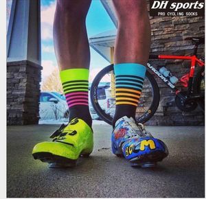 Chaussettes de sport de vélo de transpiration respirantes pour le cyclisme Chaussettes de course à compression anti-odeurs dans le basket-ball
