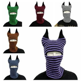 Gorros de ciclismo Máscaras Cuerno de vaca Sombrero de punto Gorro con letras Raya Versátil Pañuelo en la cabeza Multifuncional Moda Máscara de equitación Bufanda de invierno 231114