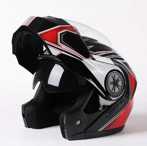 Casques de cyclisme 2023 Arrivée Dot Certification Professionnel Racing Flip Up Casque Hommes Moto ABS Matériel Modulaire Double Lentille 231113