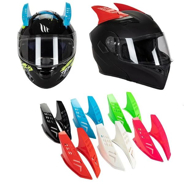 Casques de cyclisme 2 pièces casque de vélo de moto décoration de corne mignonne autocollant de sport de neige décor décoratif 231012