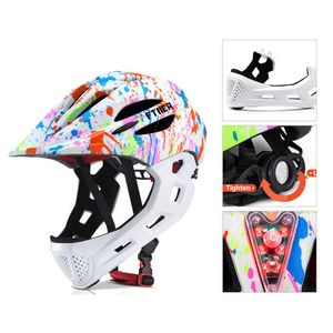 Casques de vélo Casque de vélo moulé casque intégral résistant aux chocs protection de la tête casque de skateboard confortable et respirant pour les enfants P230522