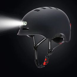 Casques de cyclisme Casque de vélo avec avertissement lumineux intégré Balance voiture vélo VTT Sports de plein air Scooter électrique casquette d'équitation 231213