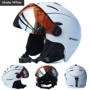 Casques de cyclisme Casque de ski de protection à moitié couvert Professionnel intégralement moulé Sports Ski de neige Snowboard avec lunettes Cover Gear 230830