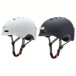 Casques de vélo Casque avec avertissement lumineux Balance de vélo intégrée Voiture Sports de plein air Scooter électrique Casquette d'équitation 230525