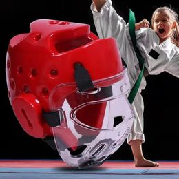 Fietshelmen Professionele Taekwondo hoofdbeschermer MMA Helm Muay Thai Boksen Karate Guard Hoofd WTF Kickboksen l231202