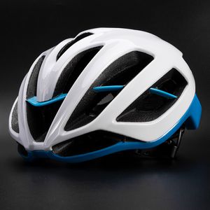 Casques de cyclisme Racing Riding Sports Casque de vélo Hommes VTT Ultraléger Femmes Route Vélo Casco Bicicleta Hombre Italie 300g 230925