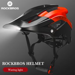 Casques de vélo ROCKBROS Phare de vélo Casque de vélo Intégralement moulé Casque de lumière de vélo Sécurité sportive VTT Casquette de vélo Casque pour hommes Femmes 230704