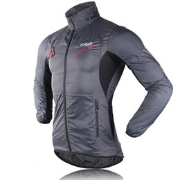 Fietsjacks Ultralicht fietsjack met capuchon Winddichte jas voor op de weg MTB Fietsen Windjas Kleding met lange mouwen Sneldrogend Dunne jassen 231109